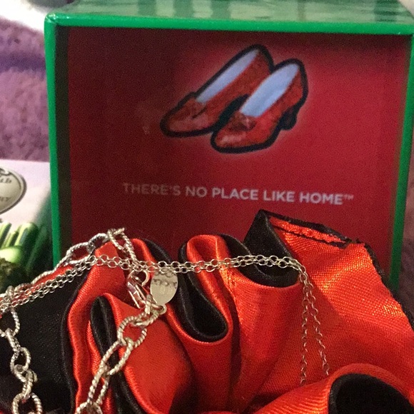 NWT Wizard of Oz 75th Anniversary Edition Necklace & Bracelet Set - Picture 2 of 16